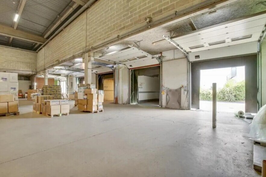 Industriel/Logistique dans Goussainville à vendre - Photo de l’immeuble – Image 2 sur 6