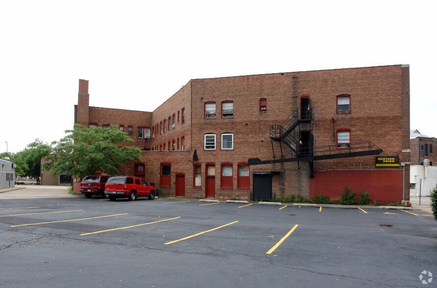 701 Main St, Peoria, IL à louer - Photo de l’immeuble – Image 2 sur 2