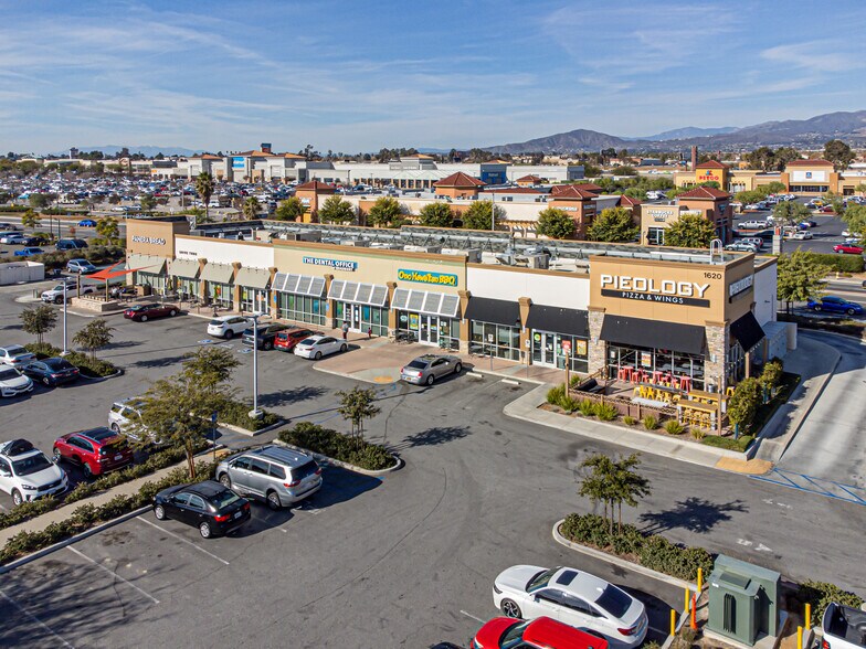 1620 E 1st St, Beaumont, CA à vendre - Photo de l’immeuble – Image 3 sur 21