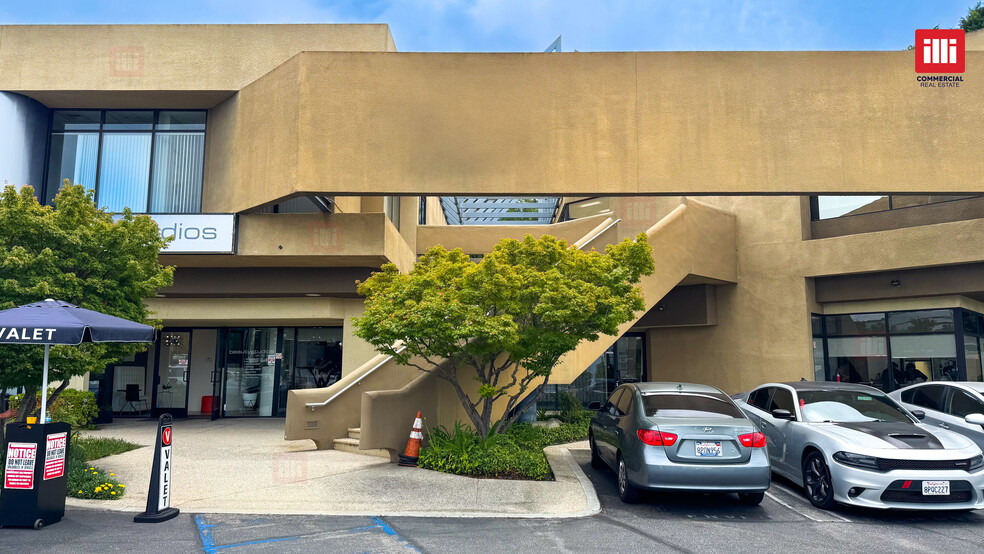 20640-20668 Ventura Blvd, Woodland Hills, CA à louer - Photo de l’immeuble – Image 2 sur 8