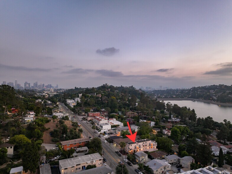 2305 Glendale Blvd, Los Angeles, CA à vendre - Photo de l’immeuble – Image 3 sur 45