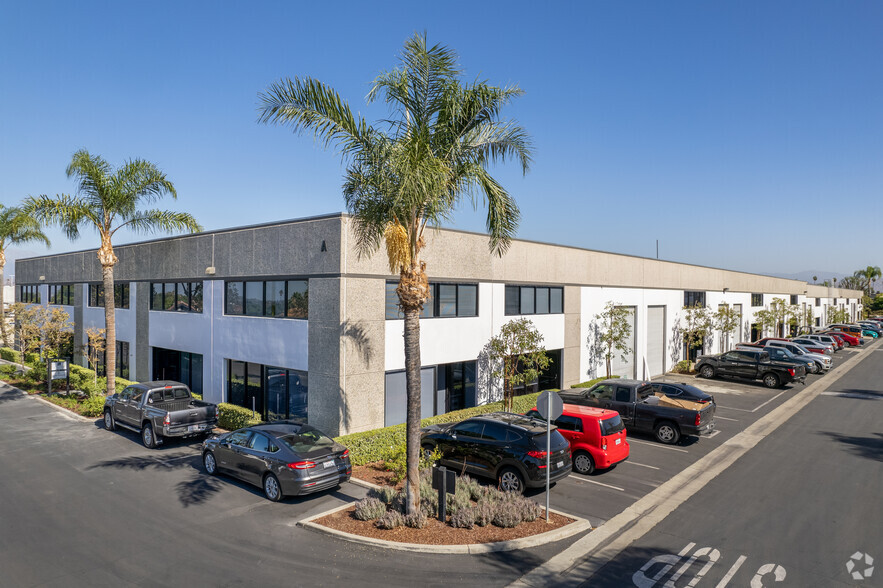 2900 Adams St, Riverside, CA à louer - Photo de l’immeuble – Image 2 sur 20