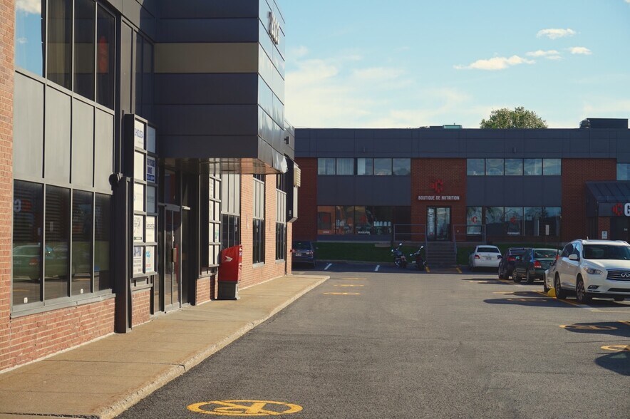 2323 Boul du Versant-Nord, Québec, QC à louer - Photo de l’immeuble – Image 2 sur 4