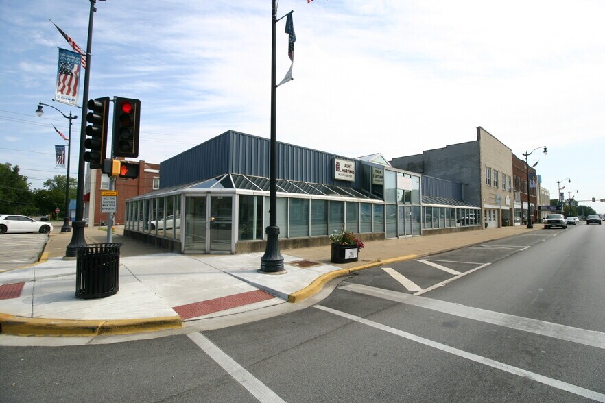 200 E Walnut St, Watseka, IL à vendre - Photo de l’immeuble – Image 1 sur 3