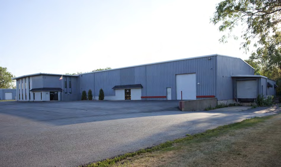 300 N Lake St, Montgomery, IL à vendre Photo principale– Image 1 sur 2