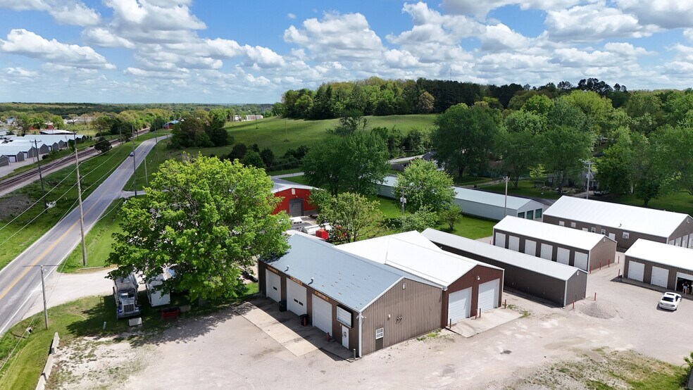 828 Commercial St, Marshfield, MO à vendre - Photo de l’immeuble – Image 3 sur 11