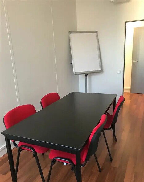 Bureau dans Saint-Ouen-sur-Seine à louer - Photo de l’immeuble – Image 3 sur 6