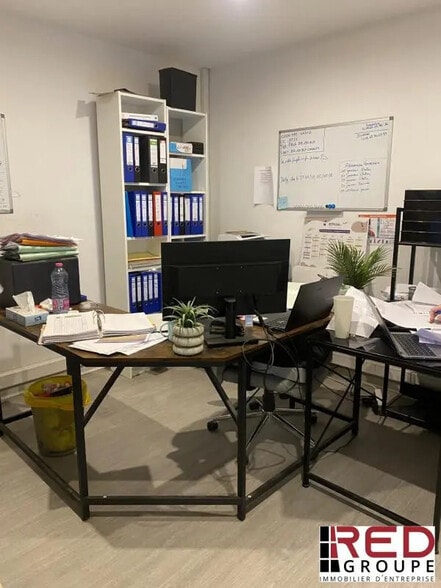 Industriel/Logistique dans Châteauneuf-le-Rouge à louer - Photo de l’immeuble – Image 1 sur 6