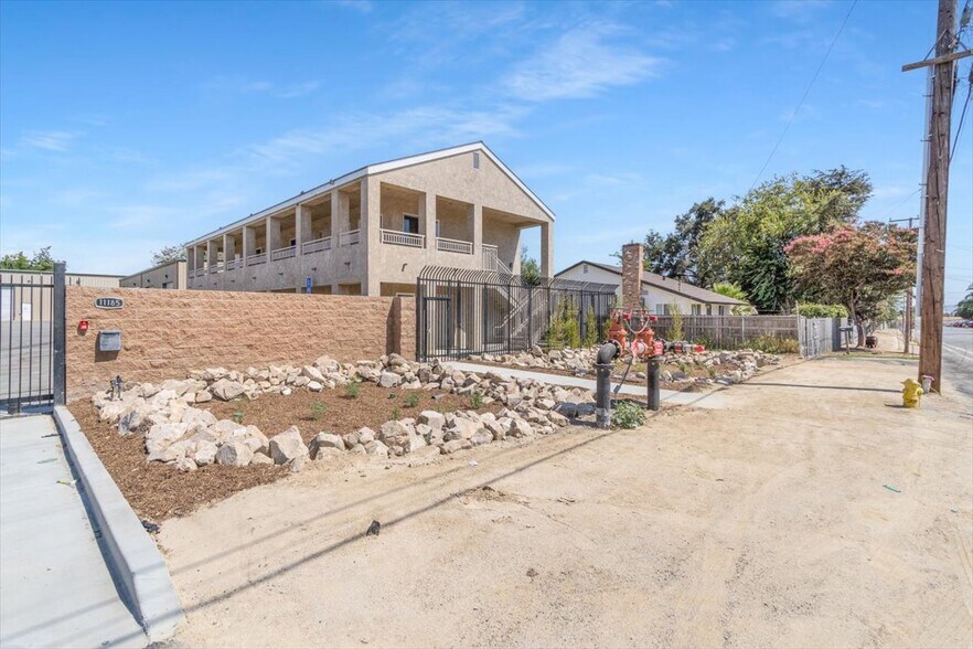 11185 Roswell Ave, Pomona, CA à louer - Photo de l’immeuble – Image 3 sur 57