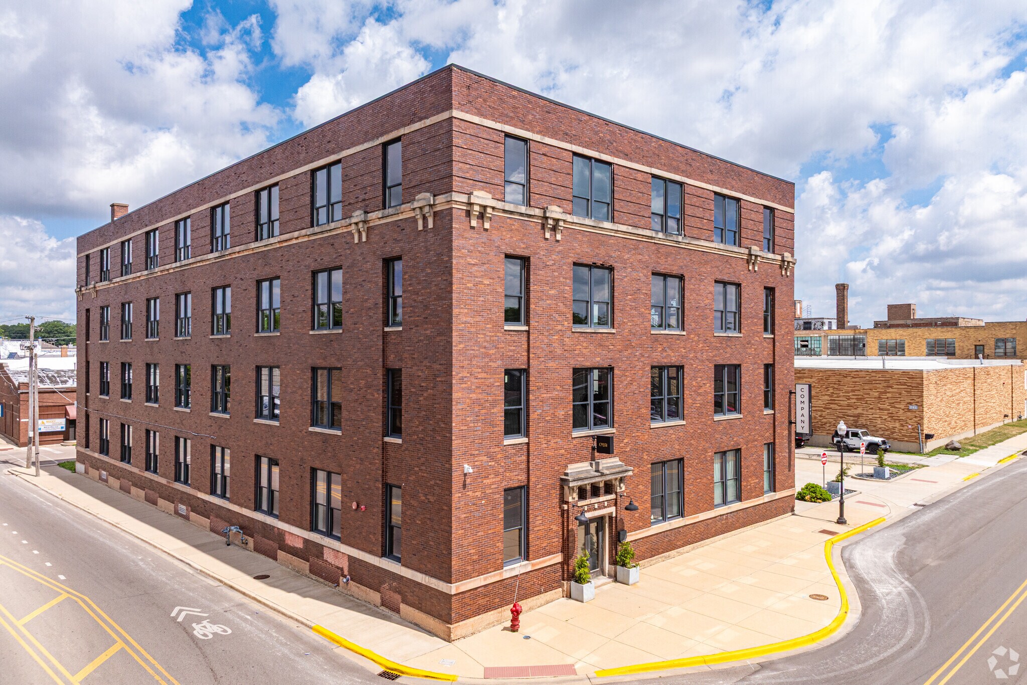 251-261 S River St, Aurora, IL à vendre Photo principale– Image 1 sur 10