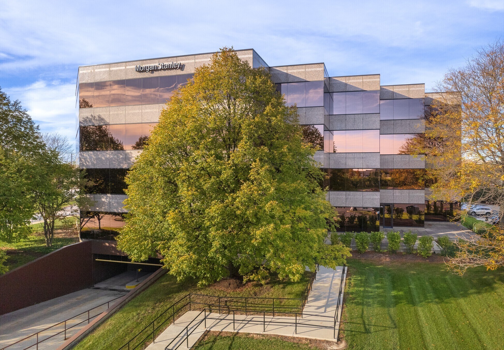 111 Pfingsten Rd, Deerfield, IL à louer Photo principale– Image 1 sur 10