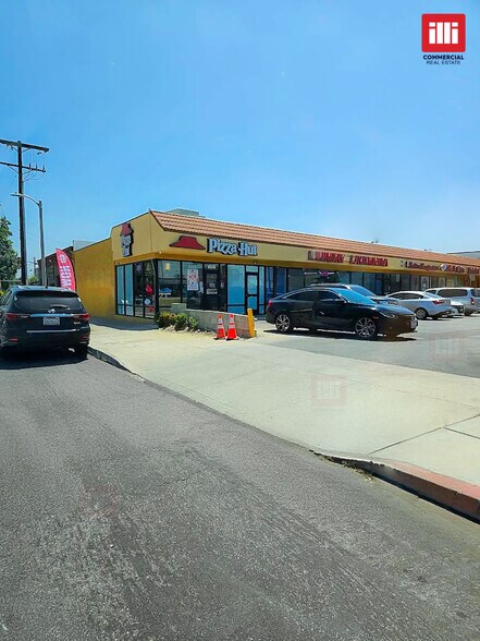 8646-8658 Woodman Ave, Arleta, CA à louer - Photo de l’immeuble – Image 3 sur 7