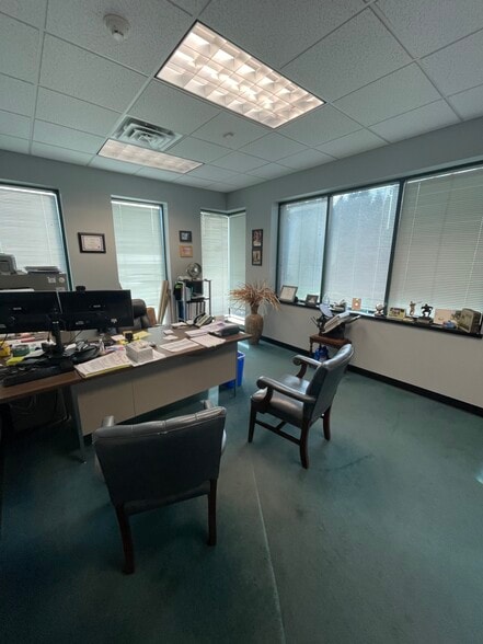 5568 Davison Rd, Lockport, NY à vendre - Photo intérieure – Image 3 sur 12