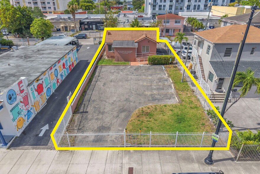 1437 SW 1st St, Miami, FL à vendre - Aérien – Image 1 sur 16