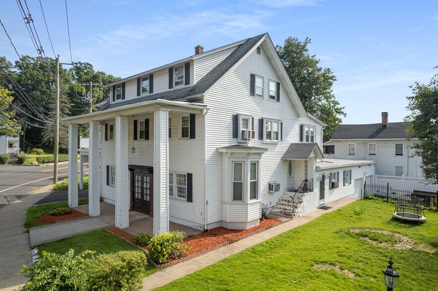 444-445 West St, Bristol, CT à vendre - Photo de l’immeuble – Image 2 sur 9