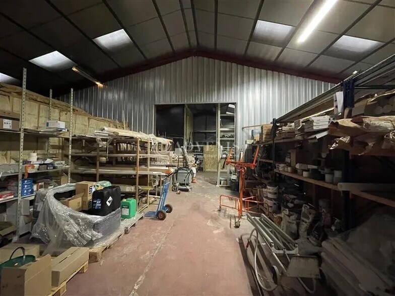 Local d’activités dans Gradignan à louer - Photo de l’immeuble – Image 3 sur 9