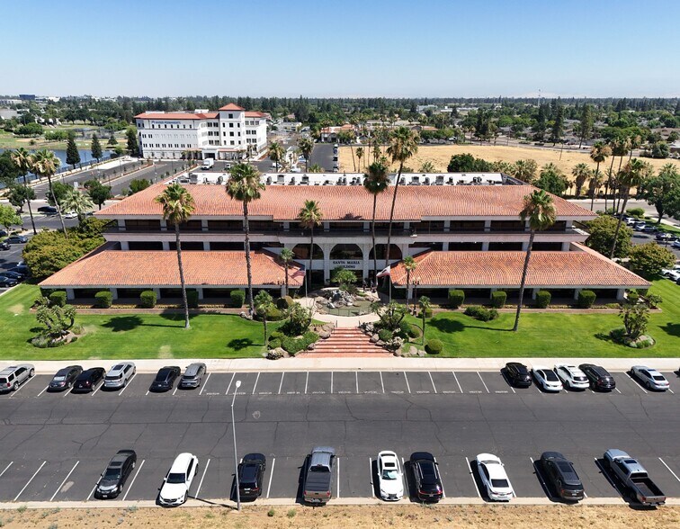 575 E Locust Ave, Fresno, CA à vendre - Photo de l’immeuble – Image 2 sur 6