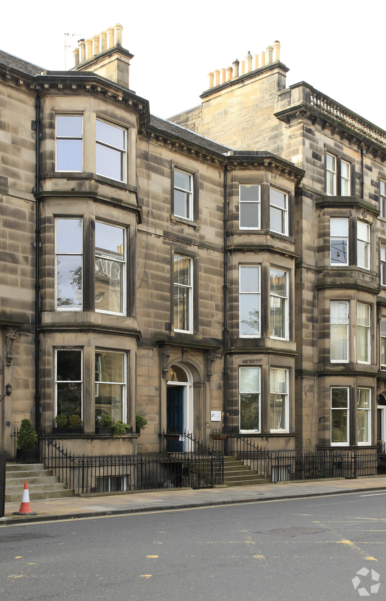 48 Palmerston Pl, Edinburgh à louer Photo principale– Image 1 sur 7