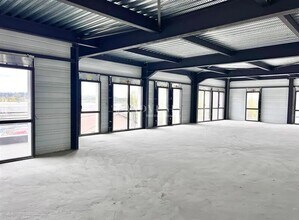 Bureau dans Limas à louer Photo intérieure– Image 1 sur 8