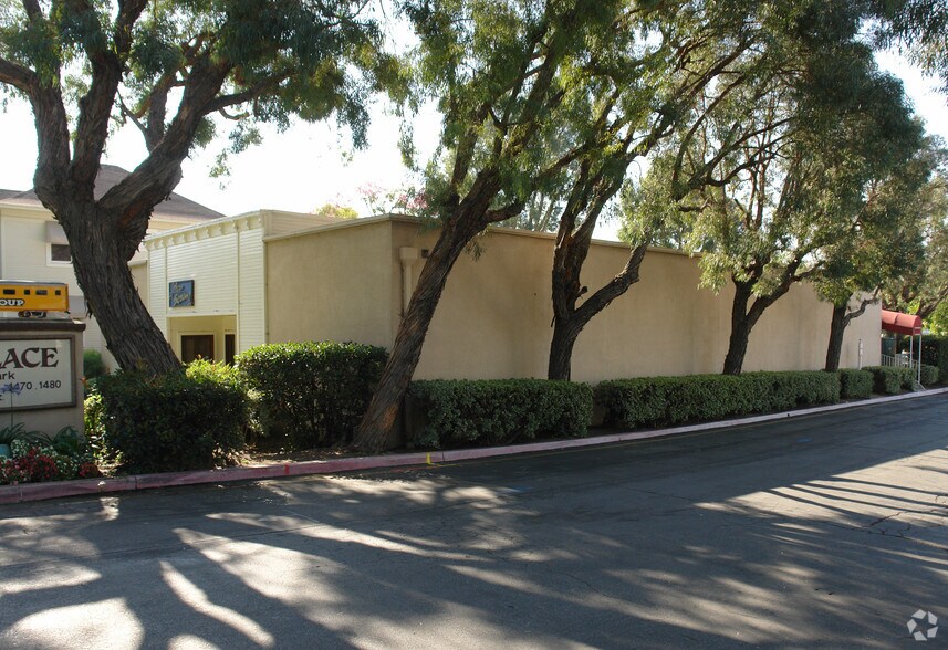 1470 W 9th St, Upland, CA à louer - Photo de l’immeuble – Image 2 sur 13