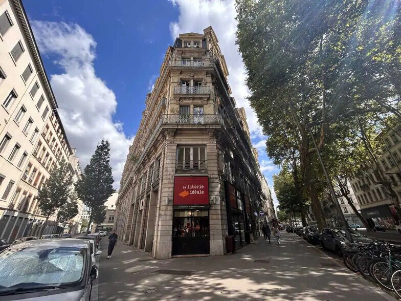 Bureau dans Lyon à vendre - Photo de l’immeuble – Image 1 sur 23
