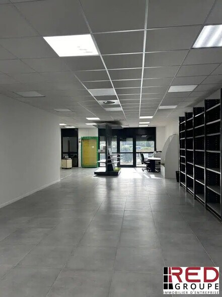 Local commercial dans Aix-en-Provence à louer - Photo de l’immeuble – Image 1 sur 6
