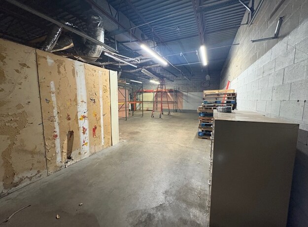 73 Nancy St, West Babylon, NY à louer - Photo de l’immeuble – Image 2 sur 4