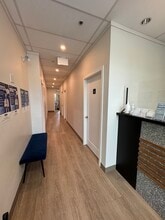 1060 Austin Ave, Coquitlam, BC à louer Photo intérieure– Image 1 sur 4