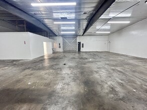 1915-1927 Santa Anita Ave, South El Monte, CA à louer Photo intérieure– Image 2 sur 6