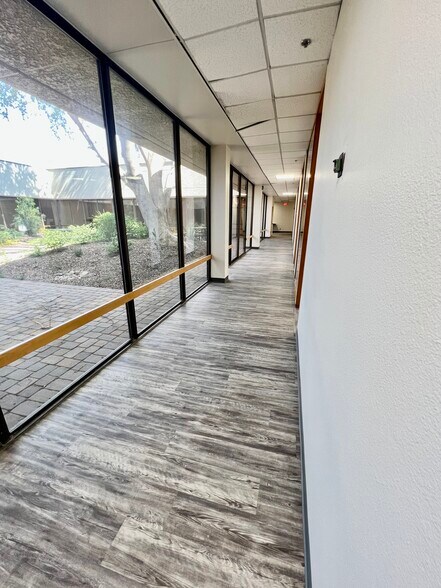 2525 W Beryl Ave, Phoenix, AZ à louer - Photo de l’immeuble – Image 3 sur 45