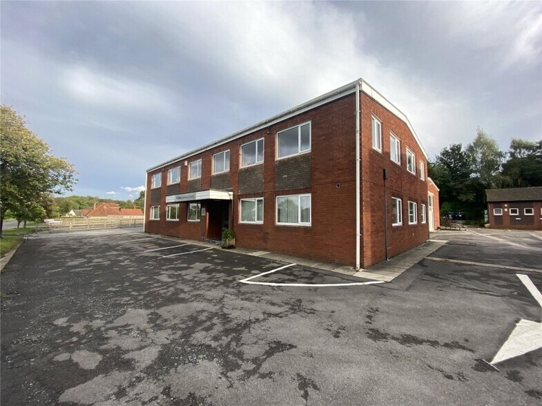 Low Moor Ln, Knaresborough à louer - Photo de l’immeuble – Image 1 sur 2
