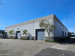 1328 Scott St, Petaluma, CA à louer Photo de l’immeuble– Image 1 sur 7