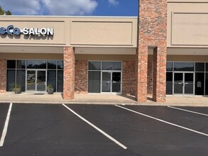 2500 Battleground Ave, Greensboro, NC à louer Photo de l’immeuble– Image 1 sur 4