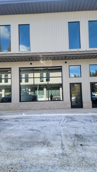 10981 Industrial way, Truckee, CA à louer - Photo de l’immeuble – Image 3 sur 7