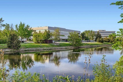 1225 Corporate Blvd, Aurora, IL à vendre - Photo de l’immeuble – Image 2 sur 21