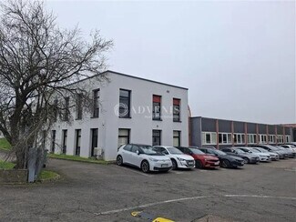 Plus de détails pour Local d'activités à louer