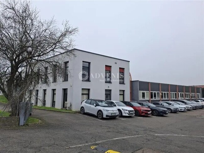 Plus de détails pour Local d'activités à louer