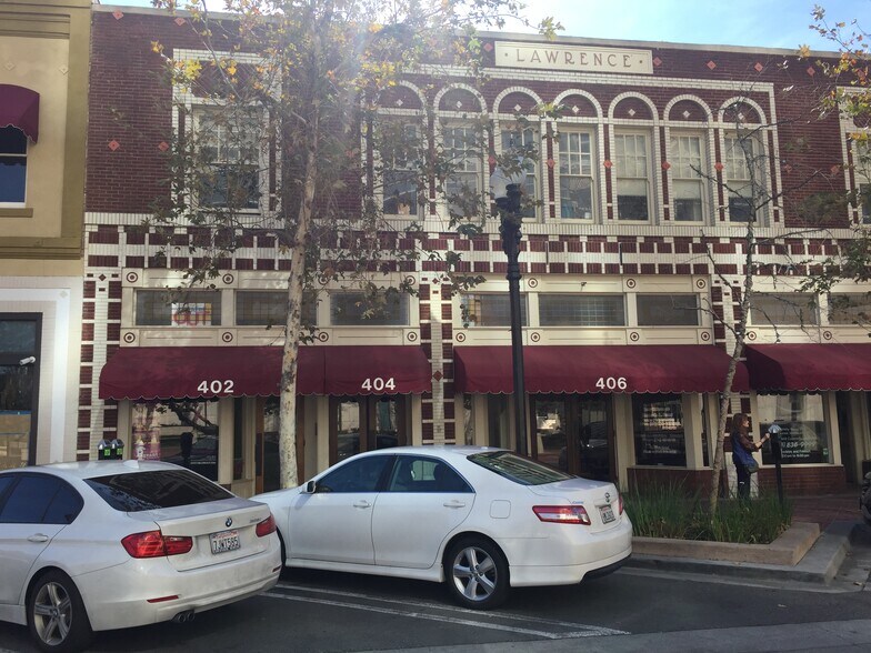 402-404 W 4th St, Santa Ana, CA à louer - Photo de l’immeuble – Image 2 sur 10