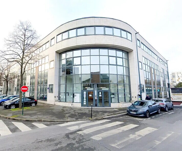 Bureau dans Clichy à louer - Photo de l’immeuble – Image 1 sur 15
