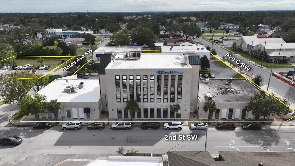 147 Avenue C SW, Winter Haven, FL à louer - Photo de l’immeuble – Image 3 sur 7