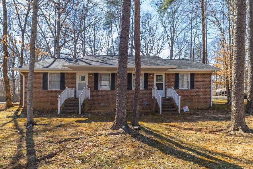 607 Franklin Dr, Eden, NC à vendre - Photo de l’immeuble – Image 2 sur 20