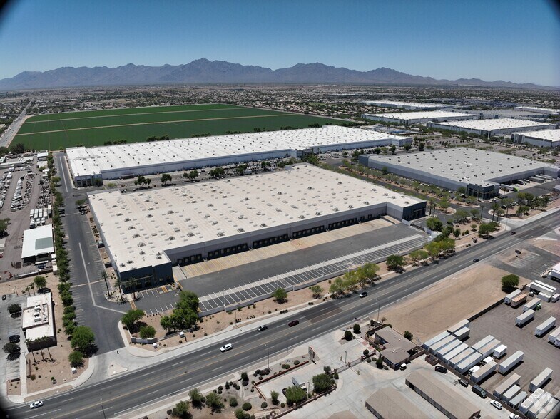 6825 W Buckeye Rd, Phoenix, AZ à louer – Image 2 sur 8