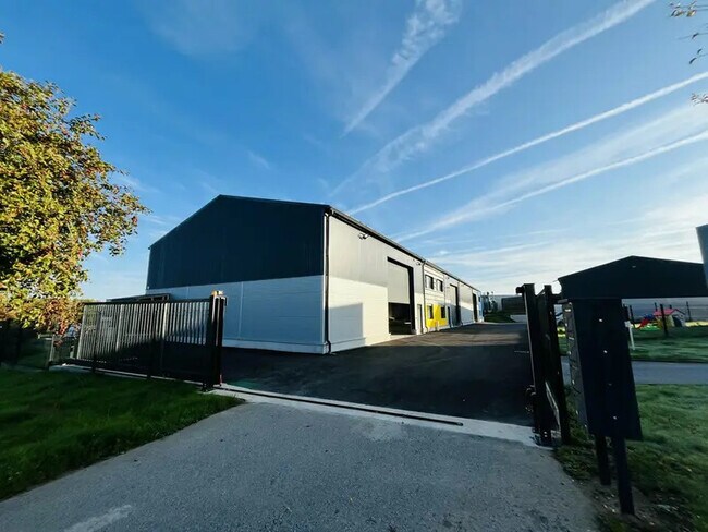 Plus de détails pour Local d'activités, Industriel/Logistique à louer