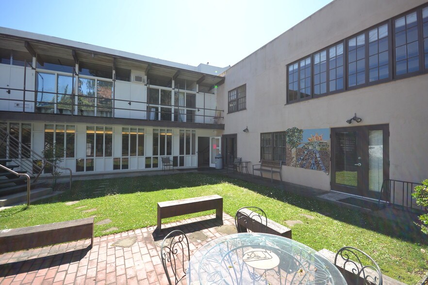 2441 Le Conte Ave, Berkeley, CA à louer - Photo de l’immeuble – Image 2 sur 18