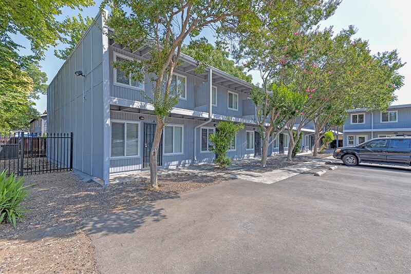 810 W 1st Ave, Chico, CA à vendre - Photo de l’immeuble – Image 2 sur 9