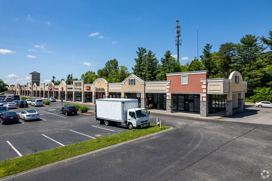 1645 Downtown West Blvd, Knoxville, TN à vendre - Photo de l’immeuble – Image 2 sur 5