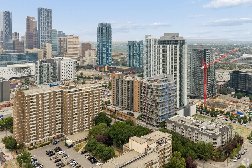 602 8 Av SE, Calgary, AB à louer - Aérien – Image 3 sur 5