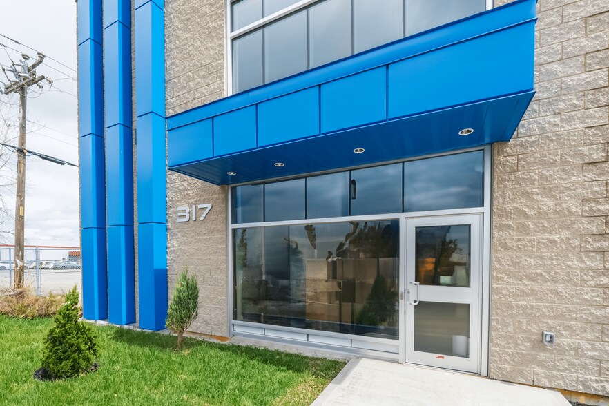 315-317 Av Avro, Pointe-claire, QC à louer - Photo de l’immeuble – Image 2 sur 8