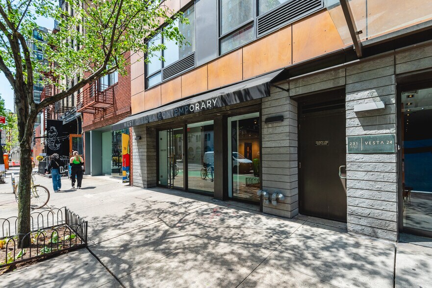 231-233 Tenth Ave, New York, NY à vendre - Photo de l’immeuble – Image 2 sur 9