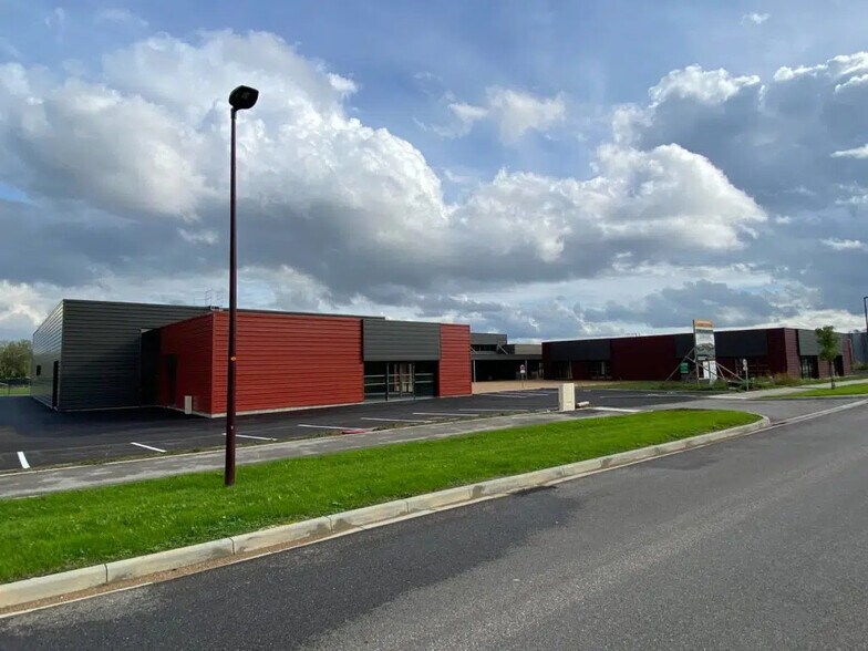 Local d'activités dans Sennecey-le-Grand à vendre - Photo de l’immeuble – Image 2 sur 7